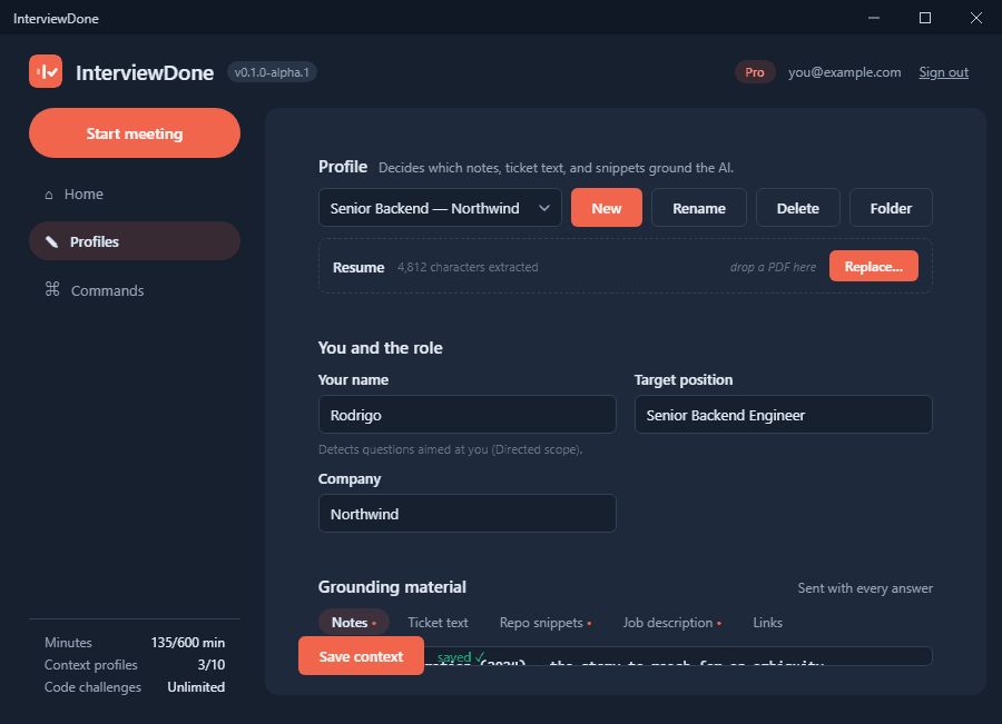 The context settings window: a profile with an attached resume, the target role, and a notes field holding grounding material.